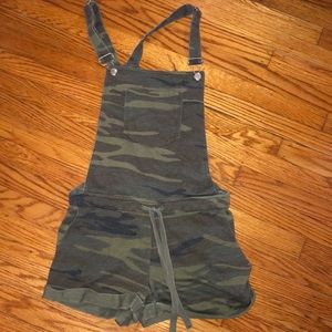 NEELY SOFT SHORT CAMO